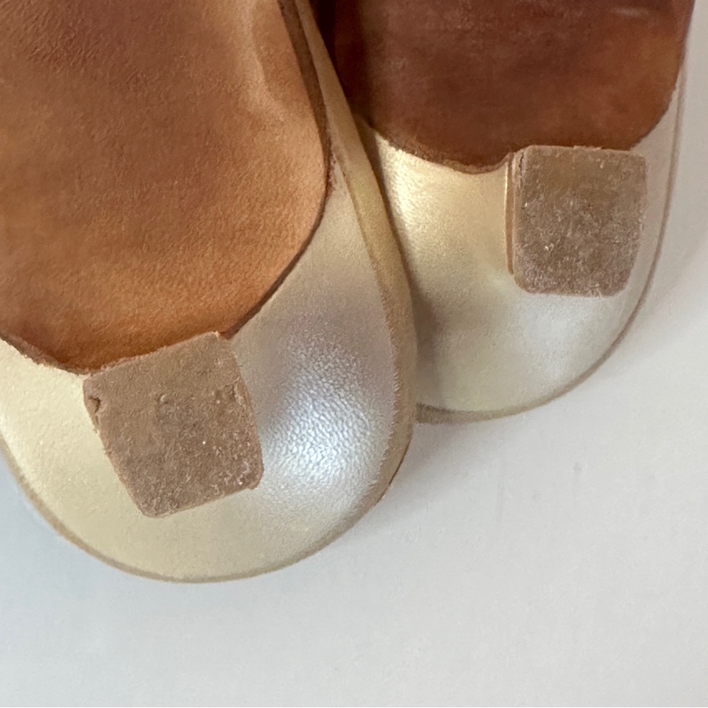 Stuart Weitzman Gold Kitten Heel Sandal 6.5 Toe Post Thong Rhinestone Straps - Picture 5 of 11